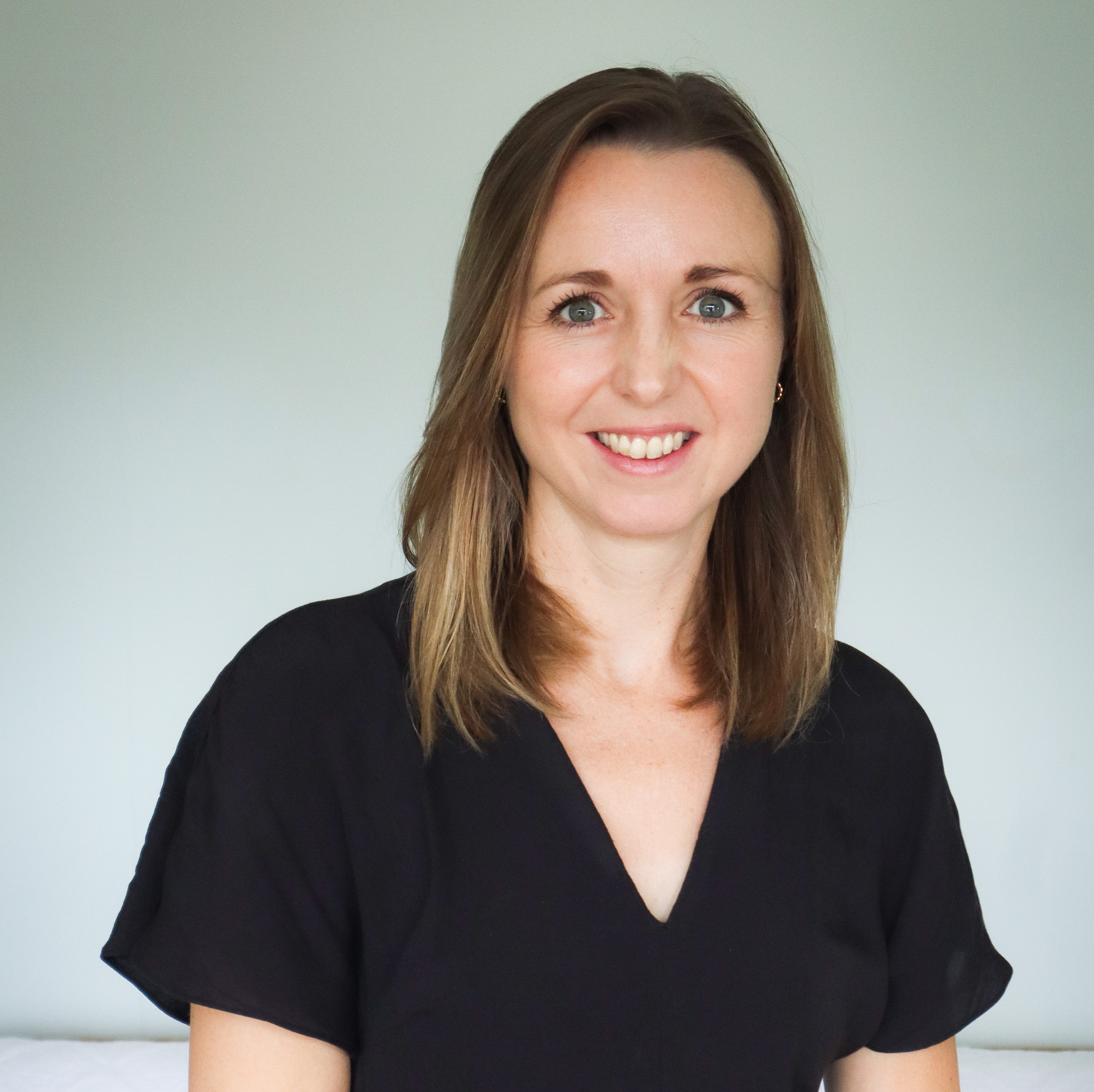 Head and torso photo of Kate Stevens