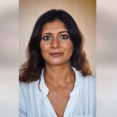 Dr Aisha talks about having cancer and how to find trustworthy information.